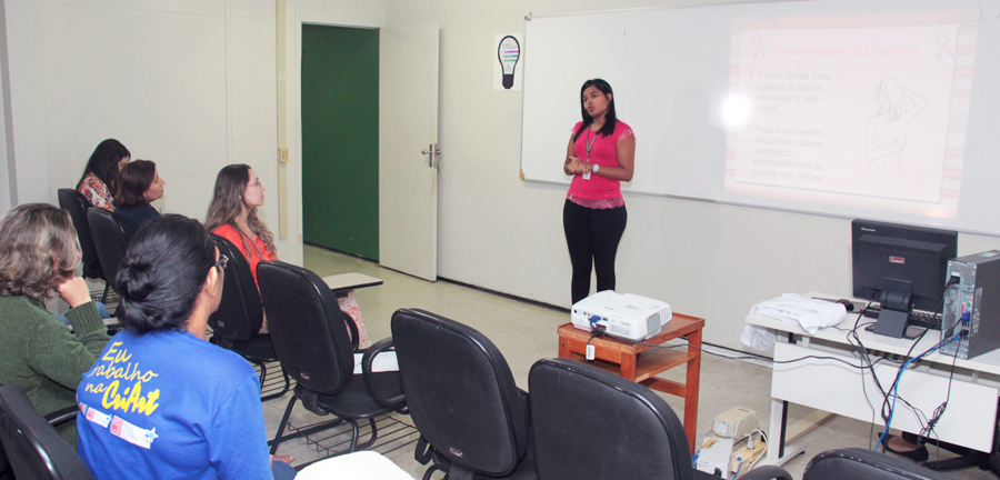 Servidoras do TJCE participam de workshop sobre autoexame da mama