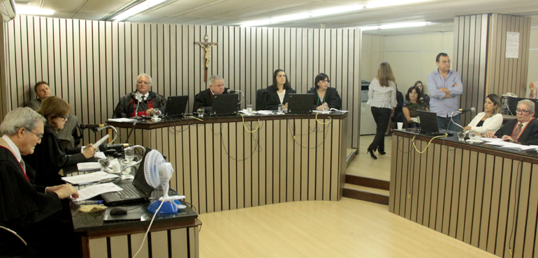 Homem acusado de comercializar esteroides anabolizantes tem liberdade negada