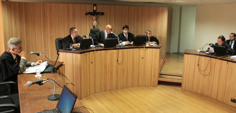 Vítima de picada de cobra ganha direito  de receber R$ 8 mil de indenização