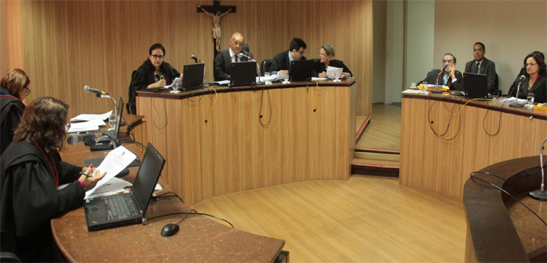 Paciente que teve cirurgia negada pela Unimed deve receber R$ 10 mil de indenização