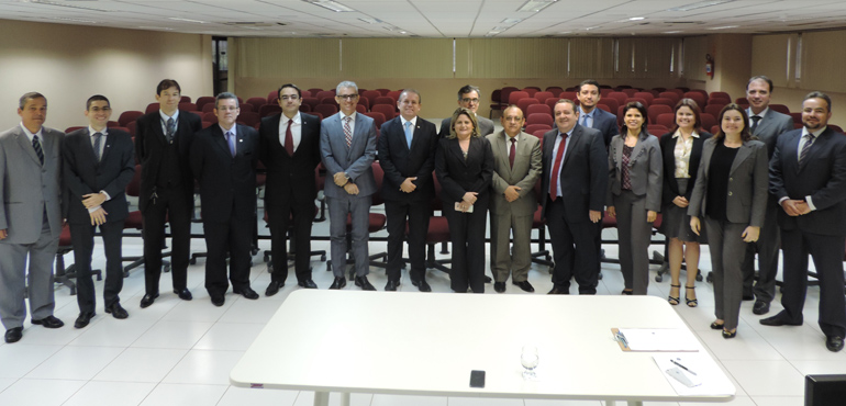 Corregedor-geral da Justiça se reúne com juízes no Fórum da Comarca de Caucaia