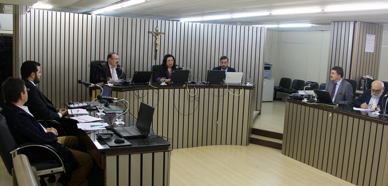 Município de Pacatuba e Sindicato dos Professores fazem acordo no TJCE sobre data de reajuste salarial