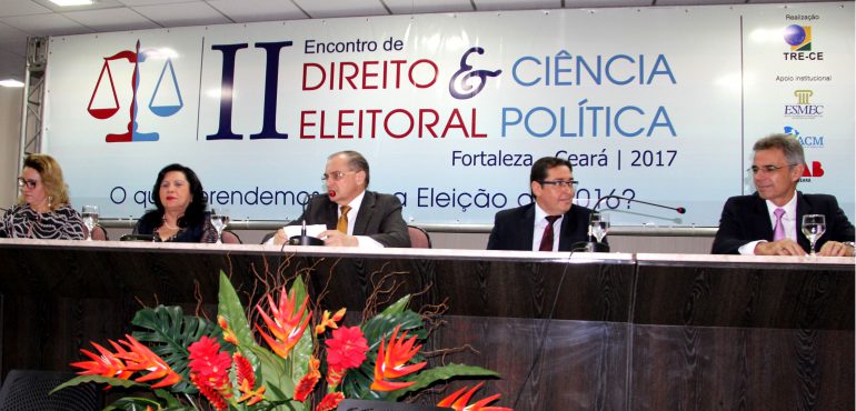 Crise nacional e participação feminina na política dominaram debates na abertura do Encontro de Direito Eleitoral