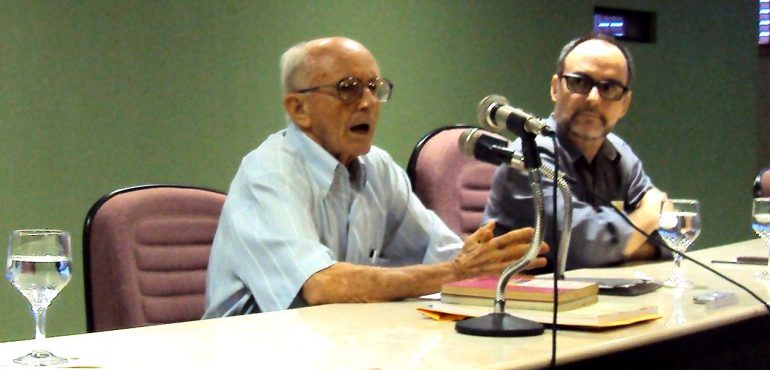 Esmec destaca a importância do prof. Arnaldo Vasconcelos para a Escola