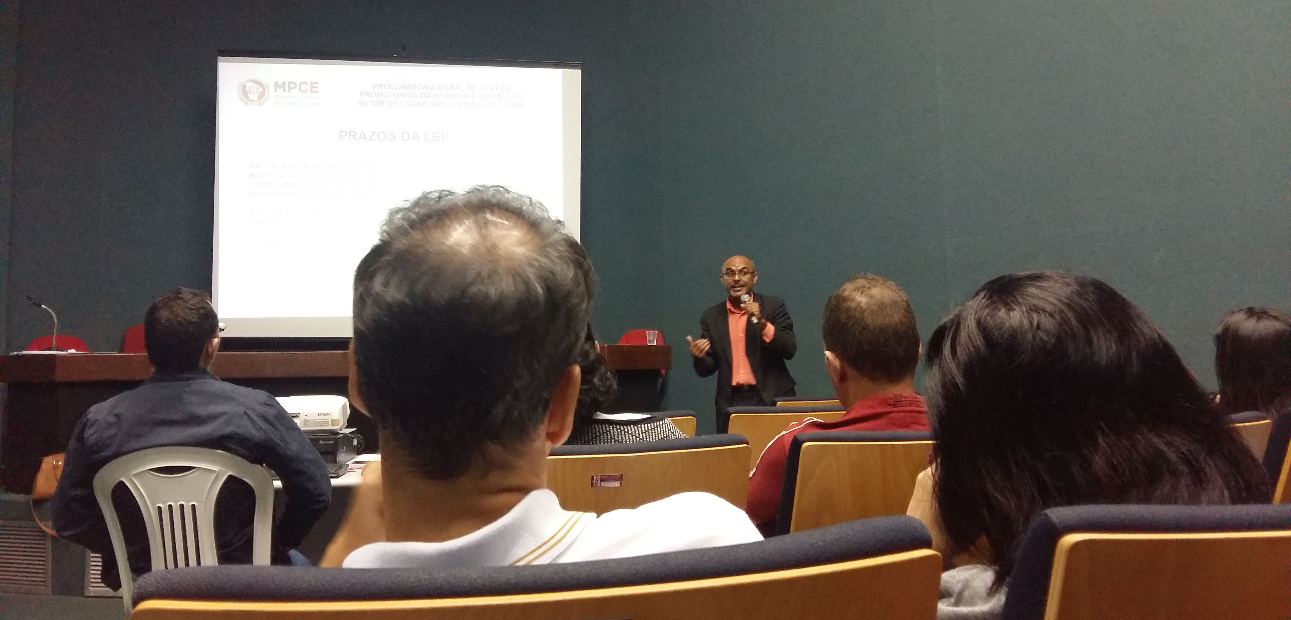 Curso no Fórum Clóvis Beviláqua orienta sobre aspectos psicossociais e jurídicos da adoção