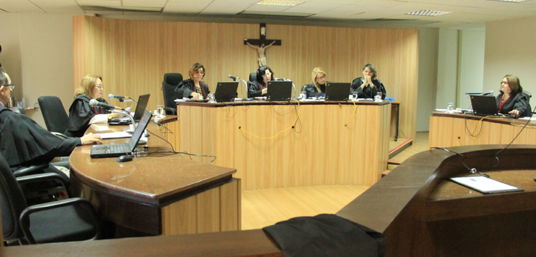 Pais de criança morta por incêndio devem receber R$ 100 mil de indenização do município do Crato