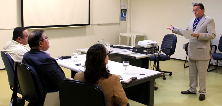 Defendida hoje na Esmec a monografia de número 200 e a primeira das atuais turmas dos cursos de Especialização