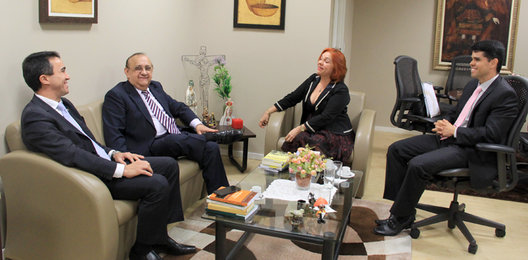 Corregedor-geral da Justiça recebe visita de procuradores do Ministério Público do Ceará