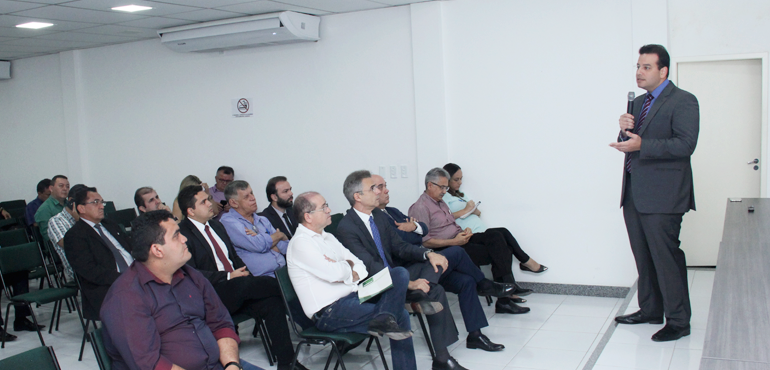 TJCE apresenta projeto de reestruturação judiciária para prefeitos