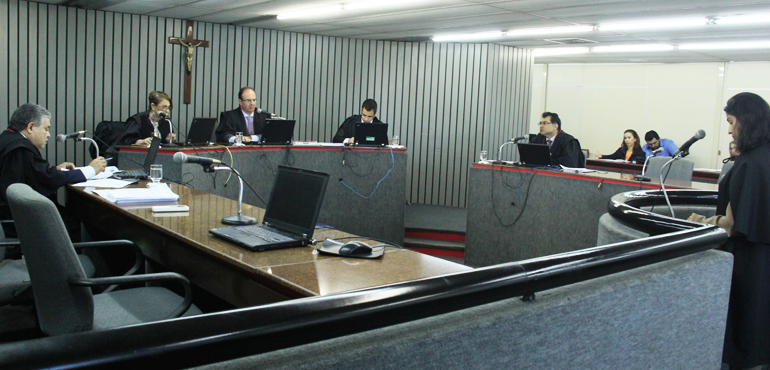 Justiça mantém decisão de levar a júri popular acusado de matar esposa e filha em Paracuru