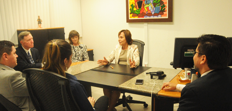 Magistrado dos EUA conhece Centro Judiciário de Solução de Conflitos do Fórum de Fortaleza