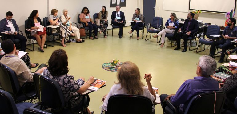 Círculos em Movimento: Kay Pranis inicia Workshop Internacional na Esmec