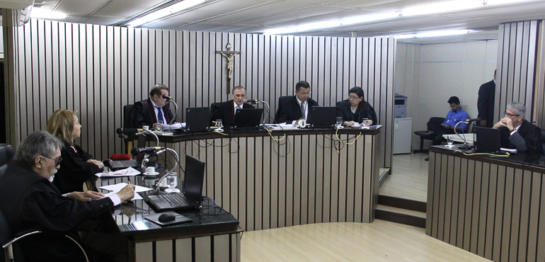 3ª Câmara de Direito Público mantém cobrança de ISSQN sobre estacionamento de shopping