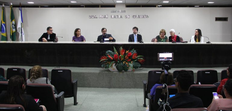 Autoridades destacam parceria e importância de Kay Pranis para a cultura de paz