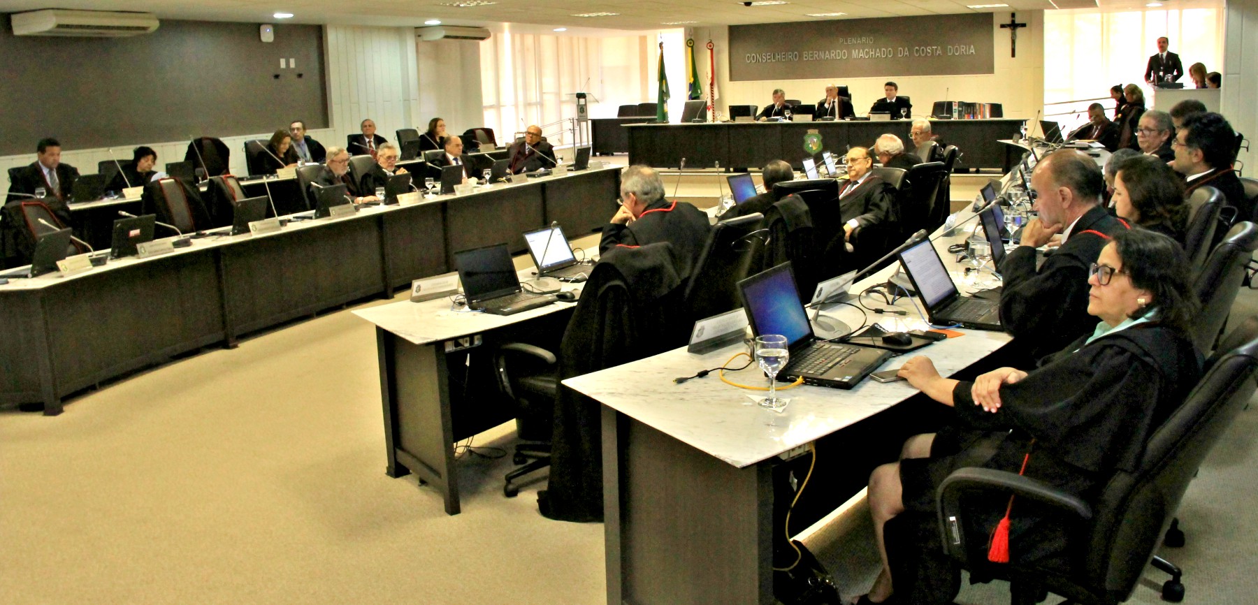 TJCE instaura Processo Administrativo Disciplinar contra juíza acusada de desvio funcional