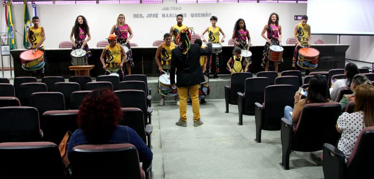 Palestras e apresentações culturais encerram hoje o curso Infância e Juventude
