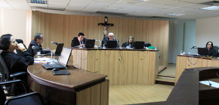 Cliente ganha direito de receber R$ 3 mil por falha em serviço de internet banda larga