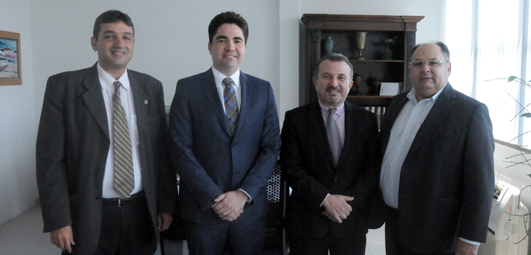 Bradesco e Unimed Ceará assinam termo de adesão a projeto de intimações e citações eletrônicas