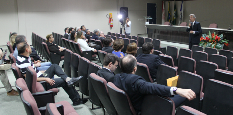 Magistrados prestigiam comemorações dos 20 anos da Revista Themis e o lançamento do volume 15.2