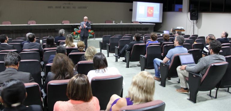 Desembargador Fernando Ximenes diz que Revista é referência nacional