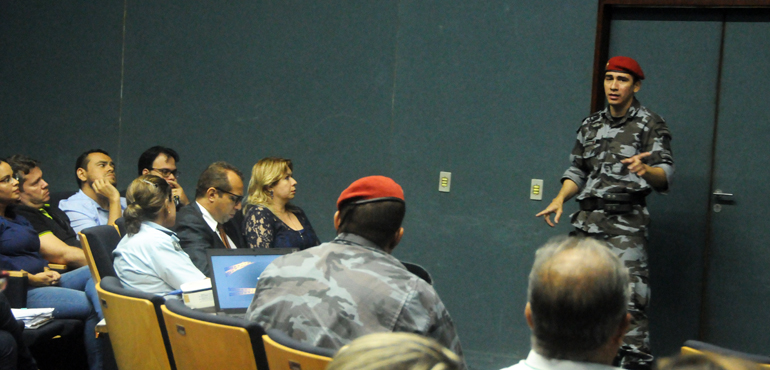 Oficiais de Justiça recebem orientações sobre medidas de segurança durante cumprimento de mandados