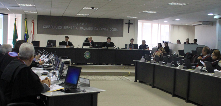 Pleno do TJCE aprova projeto de lei que reajusta vencimentos dos servidores