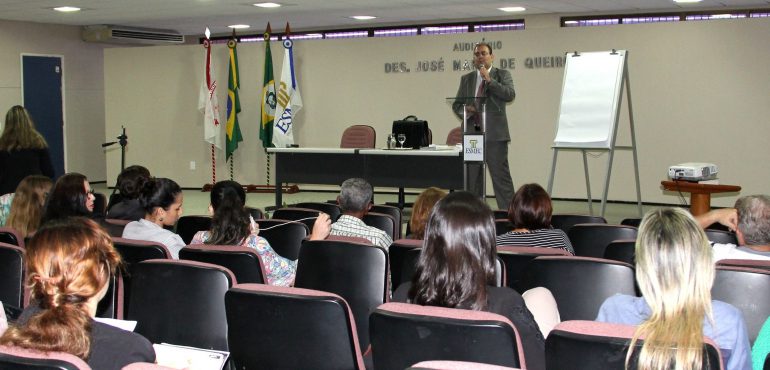 Gustavo Pinheiro discorre sobre os direitos das pessoas com problemas mentais