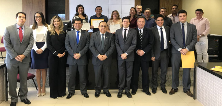 Magistrados e servidores de Crateús recebem certificados de produtividade e mérito