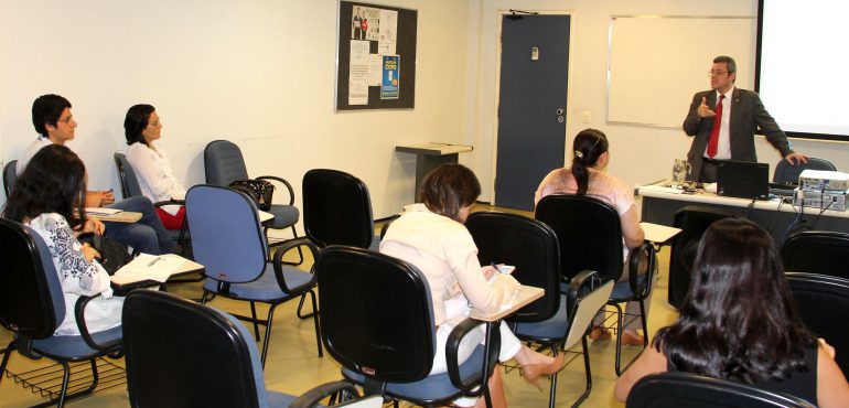 Curso Lei Maria da Penha é iniciado com uma discussão sobre Medidas Protetivas