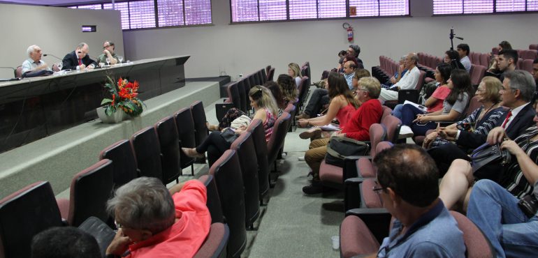 Esmec debate o legado de Marx nos 200 anos de seu nascimento