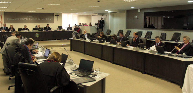 Órgão Especial do TJCE determina envio de denúncia contra deputado estadual para Quixadá