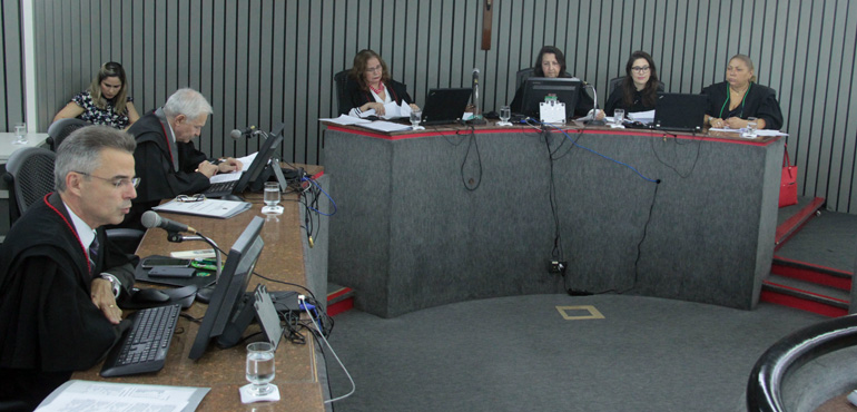 Advogado deve pagar indenização a cliente por falha na prestação do serviço