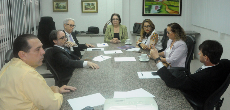 Magistrados debatem como será enfoque em processos de feminicídio na Semana pela Paz em Casa