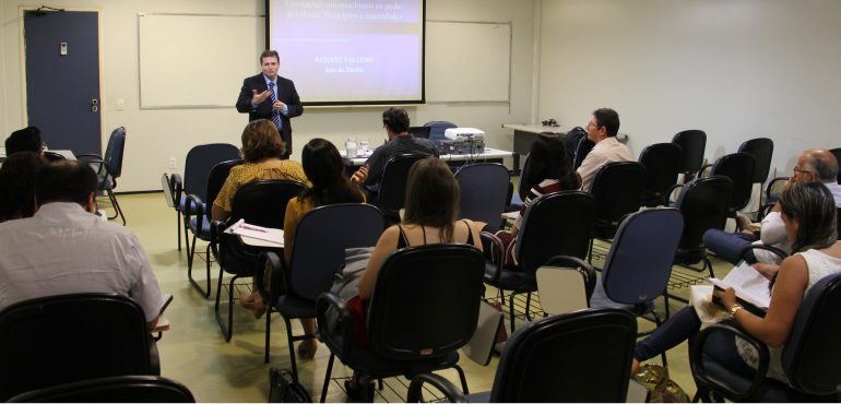 Começou hoje na Esmec o curso Limitações Constitucionais ao Poder de Tributar