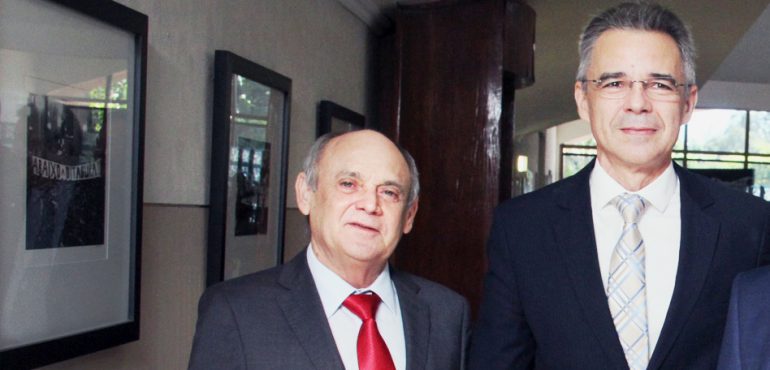 Dirigentes do TJCE e da Esmec abrem exposição de fotos “Imagens que Ardem”