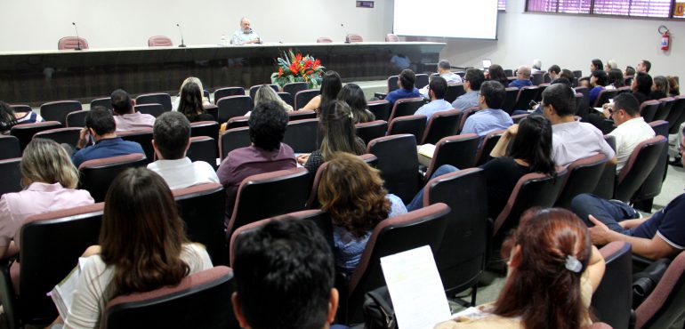 Des. Alexandre Câmara ministrou capacitação sobre sentença no novo CPC