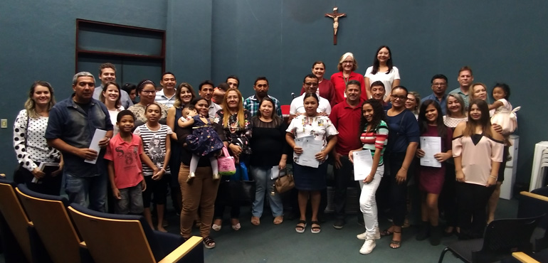 Solenidade no Fórum marca entrega de 20 termos definitivos de adoção