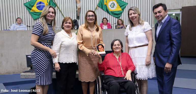Assembleia Legislativa presta homenagem para juíza do Juizado da Mulher de Fortaleza