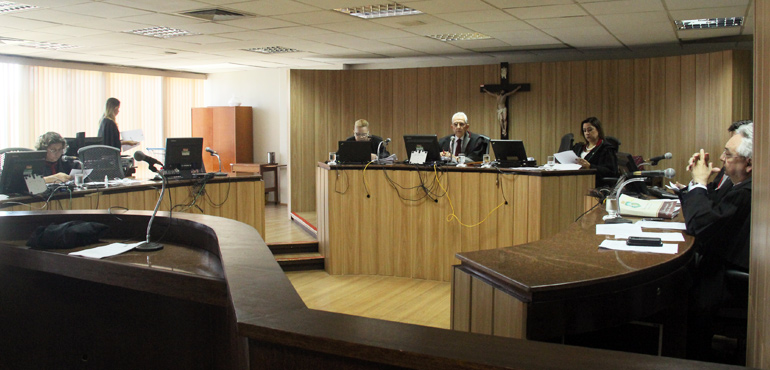 Viúvo deve receber R$ 60 mil de indenização pela morte da esposa após acidente de ambulância