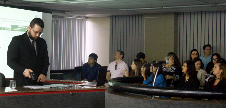 Comissão realiza sessão pública para conferência das etiquetas de provas do concurso para cartórios