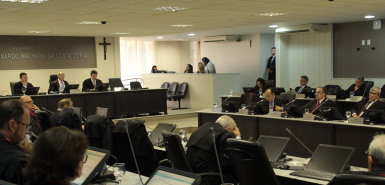 Desembargador Inacio Cortez é reconduzido membro suplente do TRE-CE