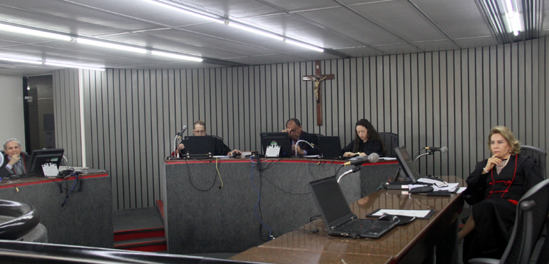 Clínica que exigiu cheque para prestar atendimento emergencial é condenada por danos morais