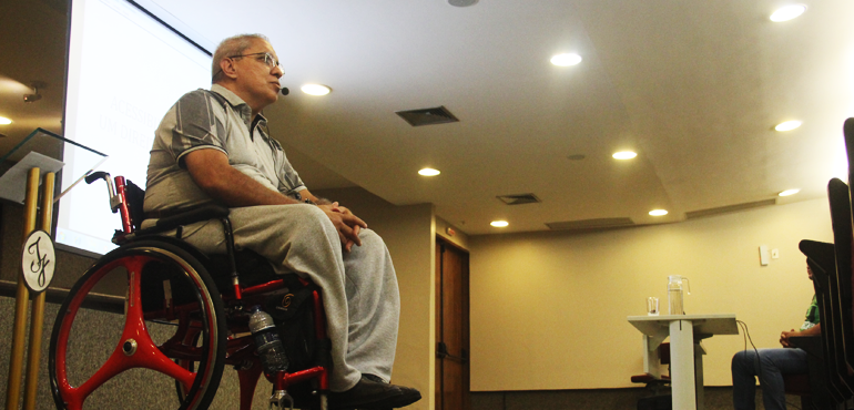 Palestrante destaca no TJCE a importância da acessibilidade plena