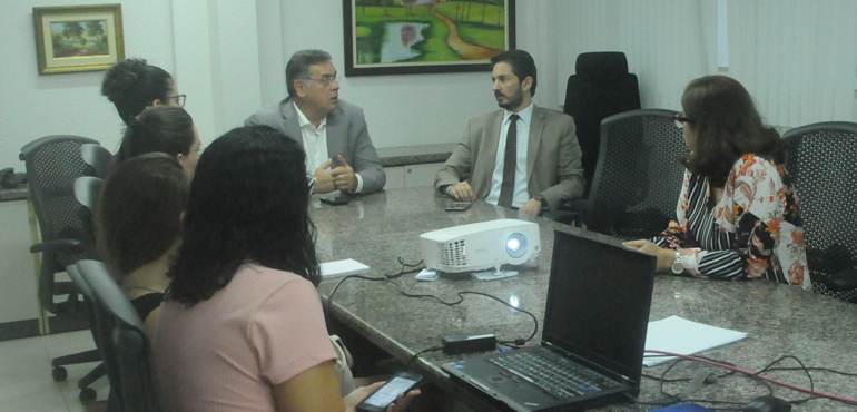 Coordenadora do Prost e membros da Diretoria do Fórum se reúnem para discutir as ações do programa