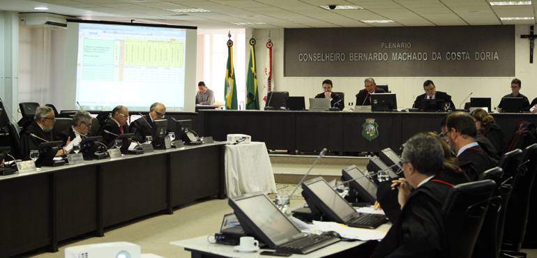 Órgão Especial do TJCE promove 14 magistrados e aprova remoção de nove juízes