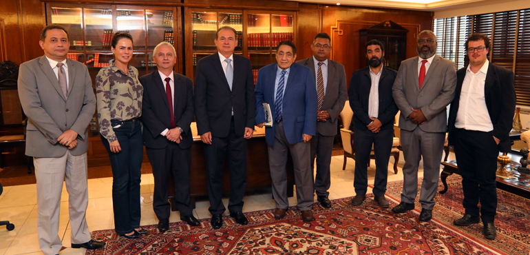 Presidente do TJCE recebe peritos do Mecanismo Nacional de Prevenção e Combate à Tortura