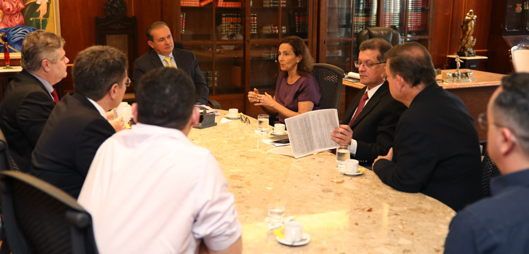 Judiciário e Executivo estudam melhorias para atendimento de jovens infratores