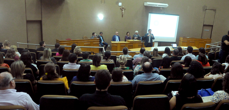 Gestores do TJCE apresentam Programa Celeridade para magistrados e servidores no Fórum