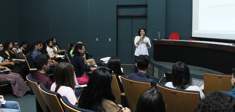 Estudantes de Direito de faculdade de Quixadá visitam o Fórum Clóvis Beviláqua
