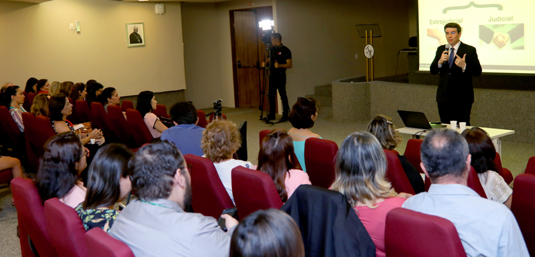 Palestra esclarece sobre resolução que regulamenta remuneração de conciliadores e mediadores